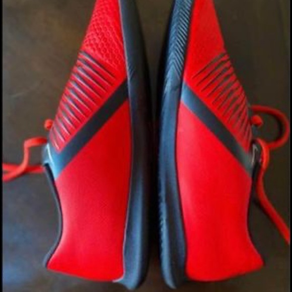 Nike phantom soccer shoes - Picture 2 of 5